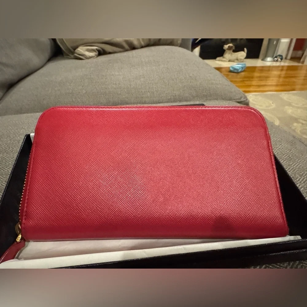 Prada - Saffiano Leather Pink (Peonia) Bow Detail Zippered Wallet - EXCELLENT - Picture 2 of 15